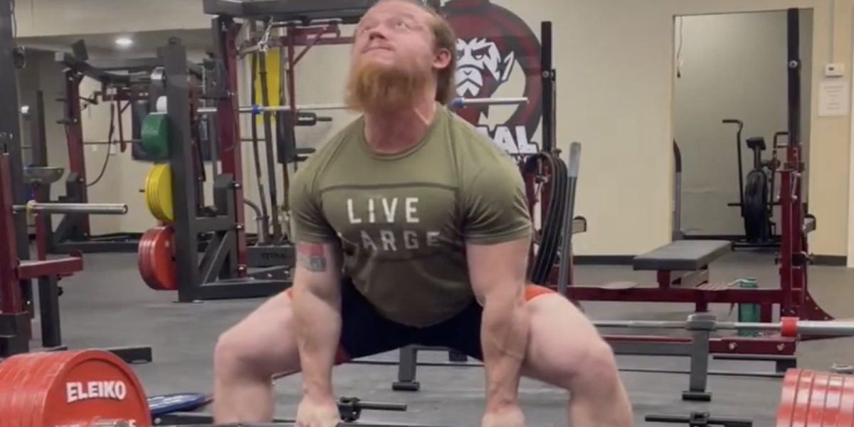 powerlifter-blake-lehew-destroys-a-384.6-kilogram-(848-pound)-beltless-deadlift