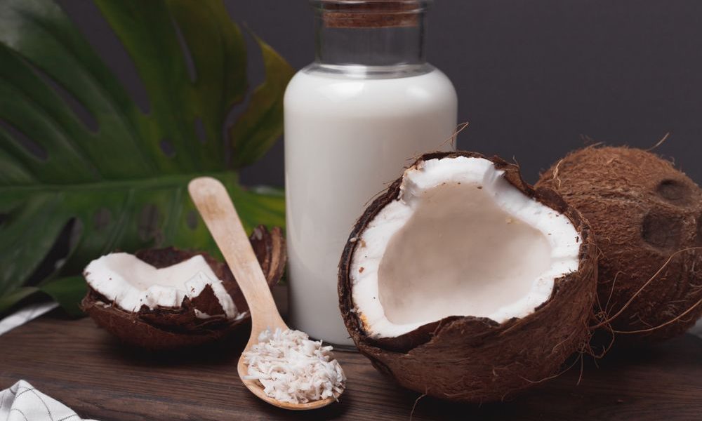 coconut-milk-–-benefits,-nutrition-value,-side-effects-&-recipes