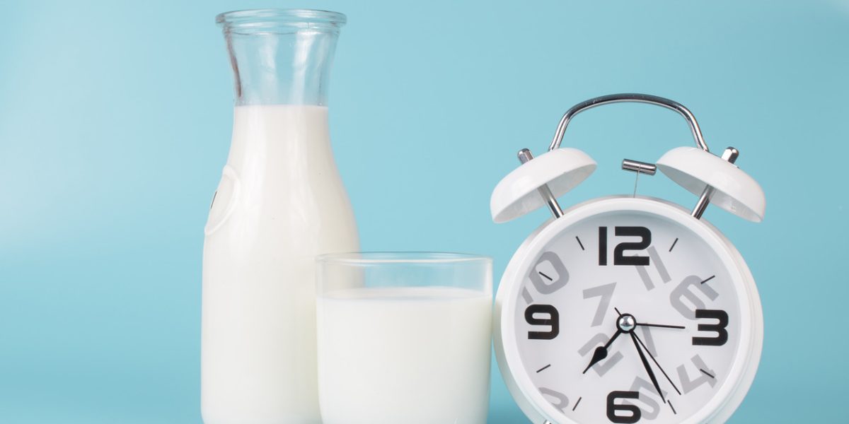 can-you-drink-milk-during-intermittent-fasting?-here’s-the-sip