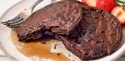 simple-chocolate-shakeology-pancakes