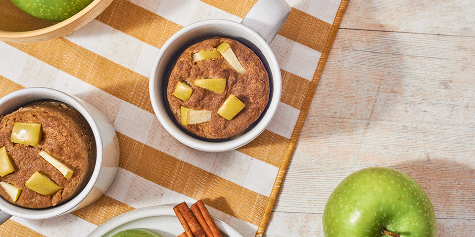 apple-pie-mug-cake 