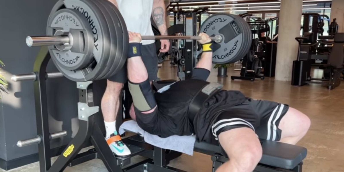 pavlo-nakonechnyy-bench-presses-200-kilograms-(440.9-pounds)-for-7-reps-in-shaw-classic-prep