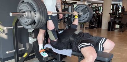 pavlo-nakonechnyy-bench-presses-200-kilograms-(440.9-pounds)-for-7-reps-in-shaw-classic-prep