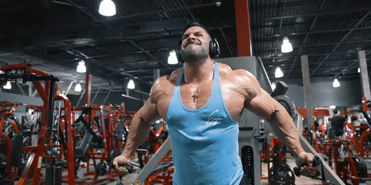 derek-lunsford-crushes-chest-and-ab-training-6-weeks-out-from-2023-mr.-olympia