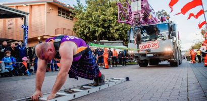 australian-strongman-smashes-world-record-by-pulling 44,753-pound-crane