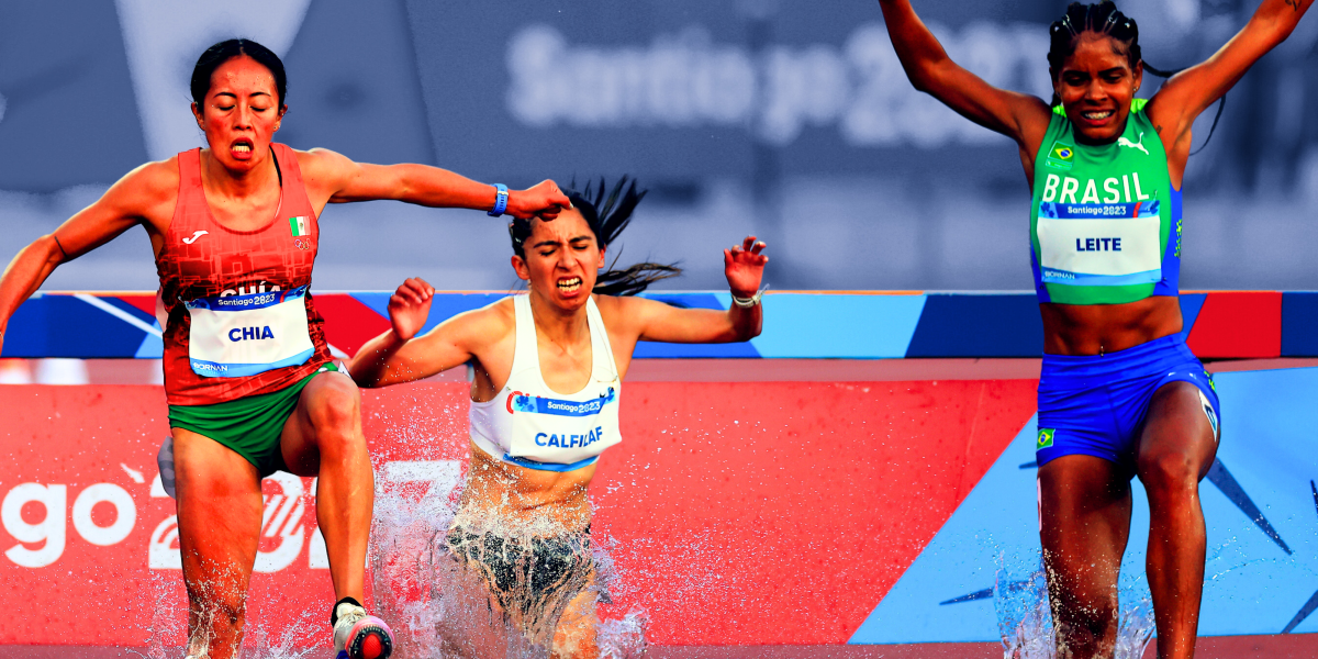 what-is-steeplechase—and-why-is-there-a-water-pit-in-the-middle-of-the-track!?